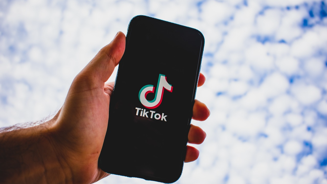 美国众议院：封杀TikTok  特朗普：脸书才是美国敌人