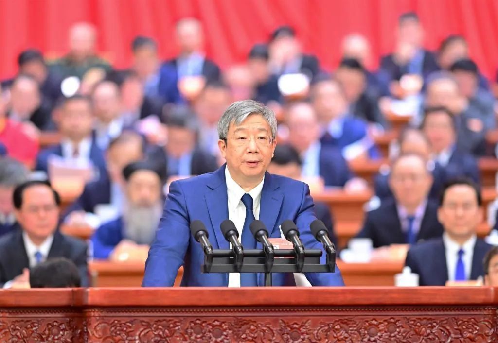 全国政协经济委员会副主任,中国人民银行原行长,中国金融学会理事会会长易纲(图片来源:新华网)
