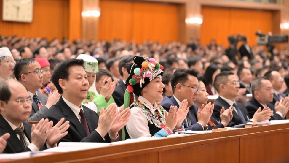 十四届全国人大二次会议举行第二次全体会议_凤凰网