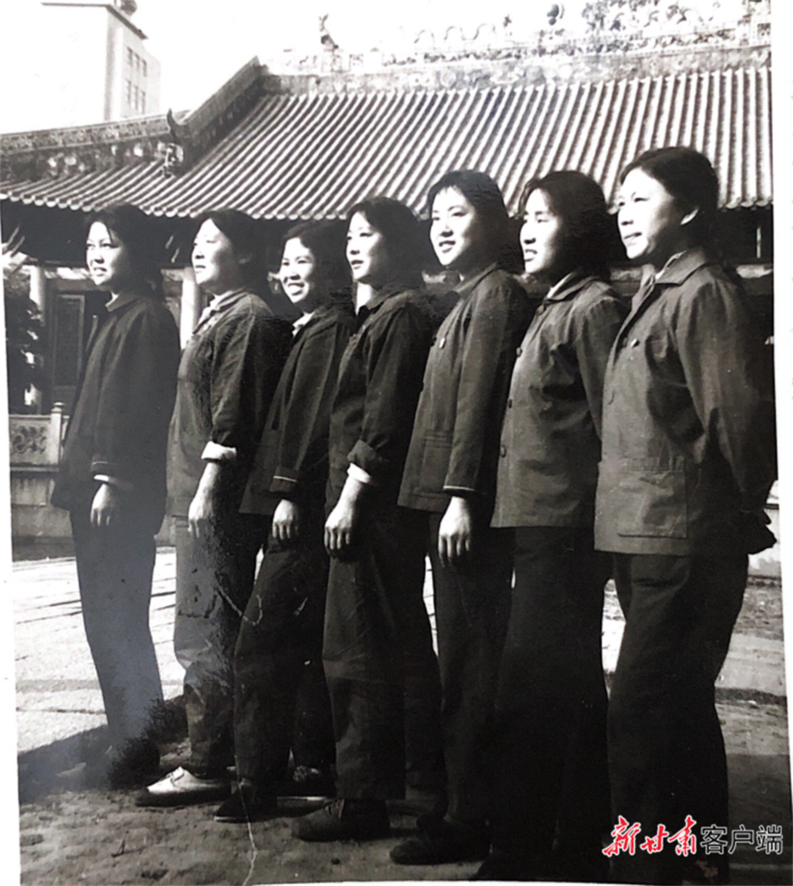 七姐妹合影