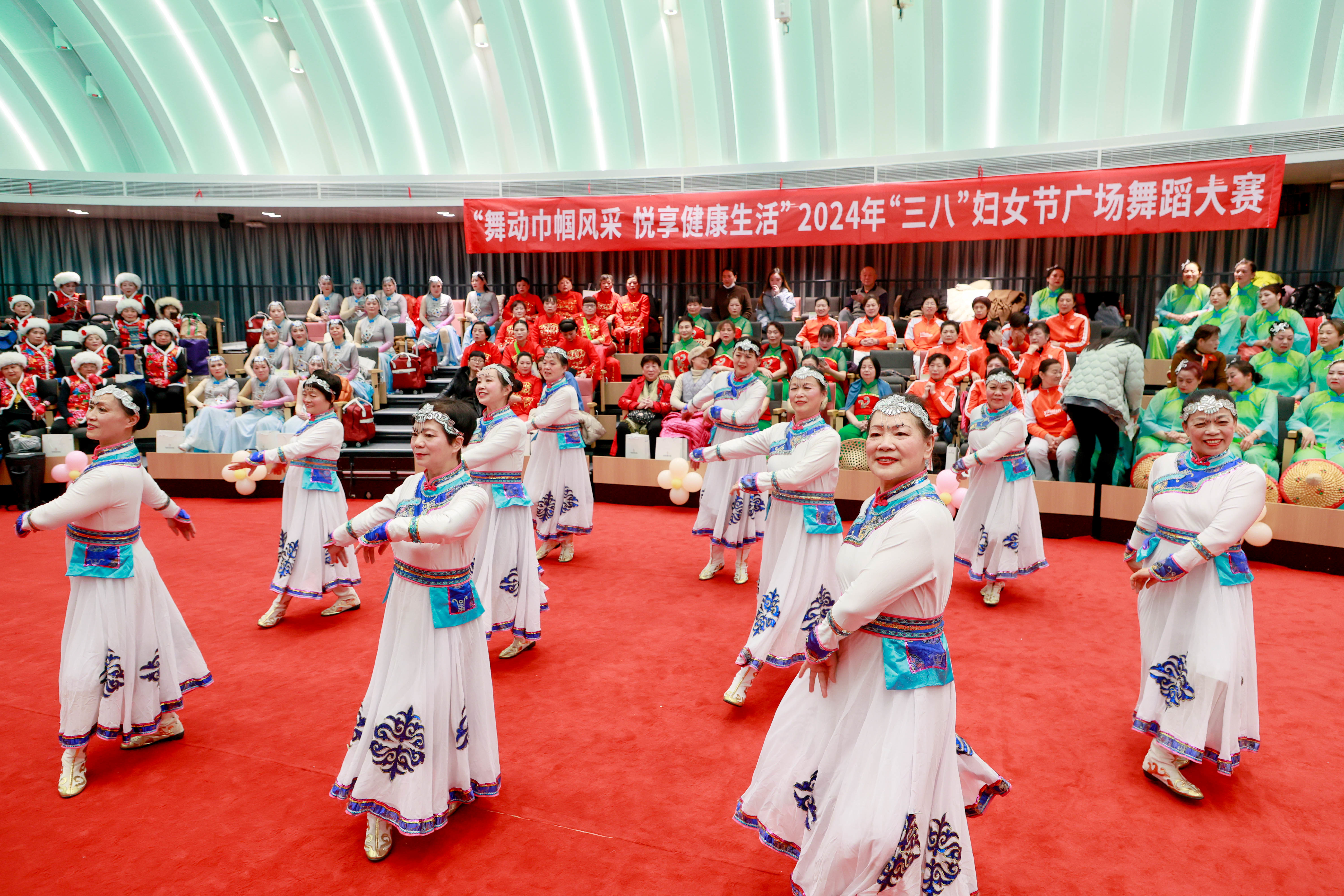 国际3·8妇女节 “舞”出健康生活