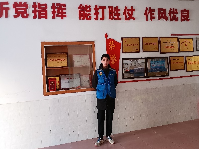 江西环境工程职业学院黄帅铭:将希望的力量铭刻在浪涛中