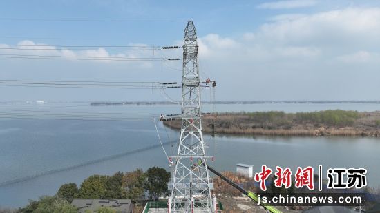 沪苏湖高速铁路220千伏线路和杆塔迁改。