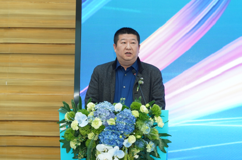 图|郑东新区社会事业局副局长王耀华先生致辞