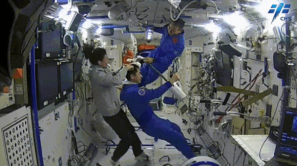 二月二龙抬头 空间站航天员也能“太空理发”了：用上特制神器