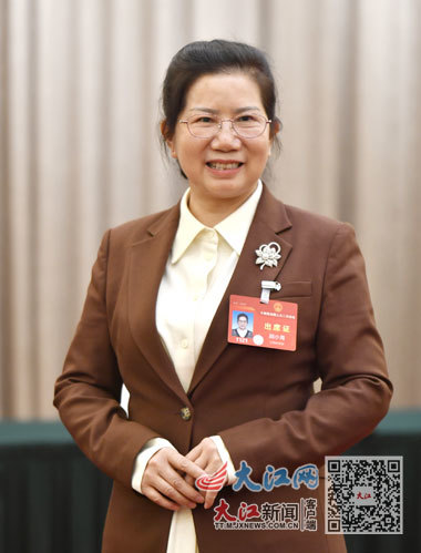 全国人大代表胡小青全面建立生育友好型社会减少育龄青年后顾之忧