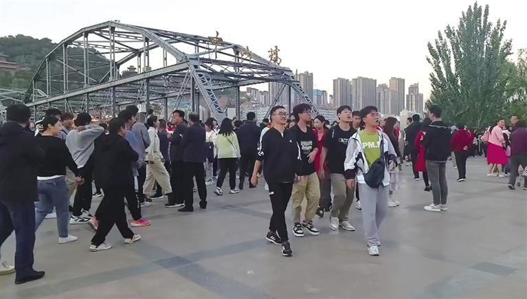 中山桥等优质景点受热捧