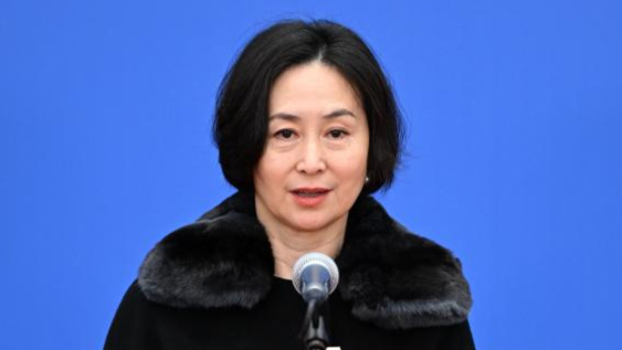 何鸿燊之女何超琼，以新身份亮相_凤凰网