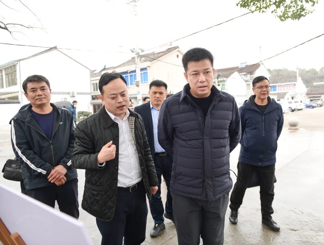 胡永光强调,乡村要发展,干部是关键.