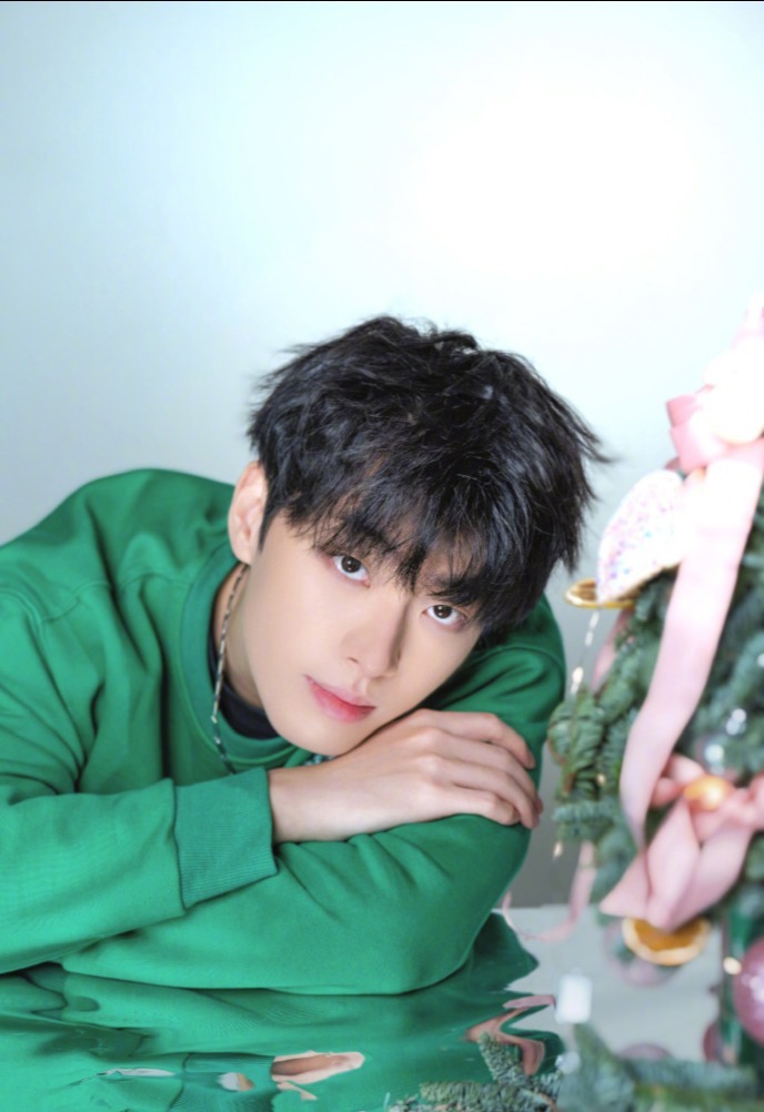 狗仔爆料孙怡滕光正公寓同居,餐后一起回家举止亲密