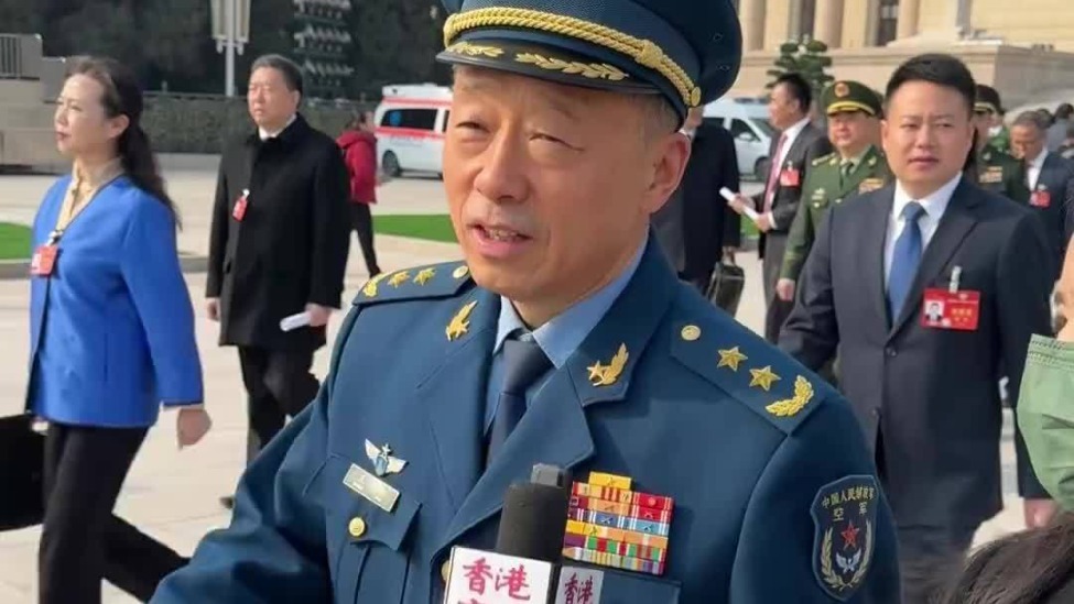 南海制空权空军副司令我们有信心