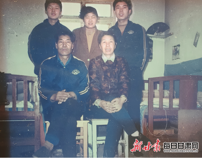 柳堆昌、柳常财一家