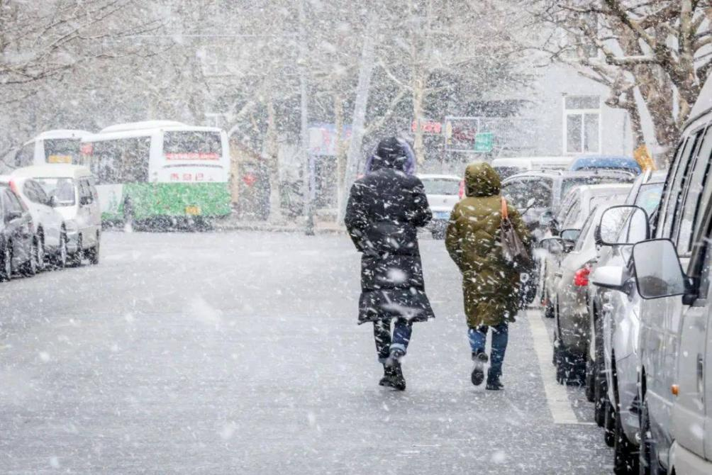 黑龙江:雨雪天气来袭!出行注意防雪防滑~凤凰网黑龙江_凤凰网