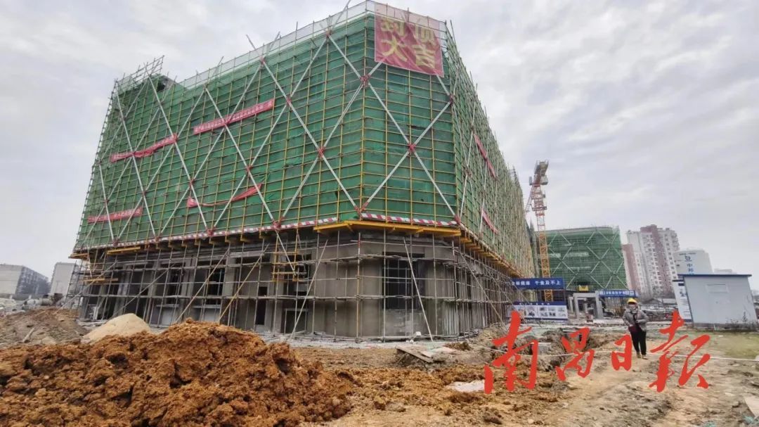主体结构已封顶！南昌育新学校紫金校区今年9月投入使用