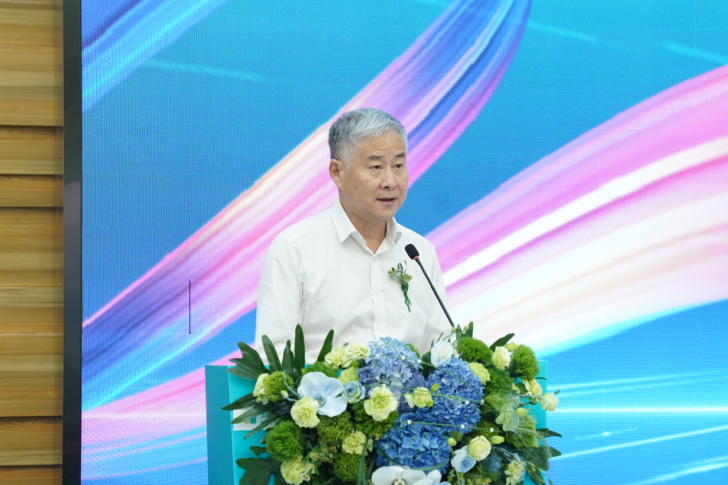 徐军教授讲到:"三级医院需要拥有一支结构合理,技术精湛,经验丰富的