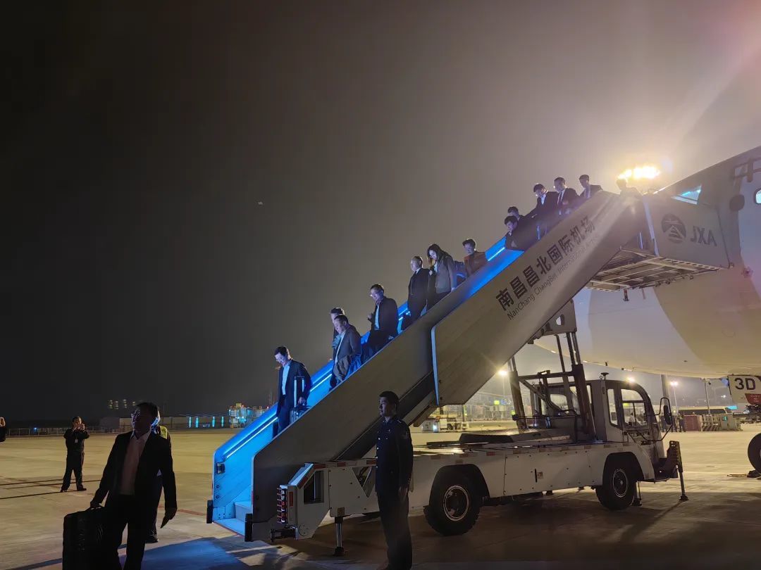 十四届全国人大二次会议闭幕 在赣全国人大代表返昌