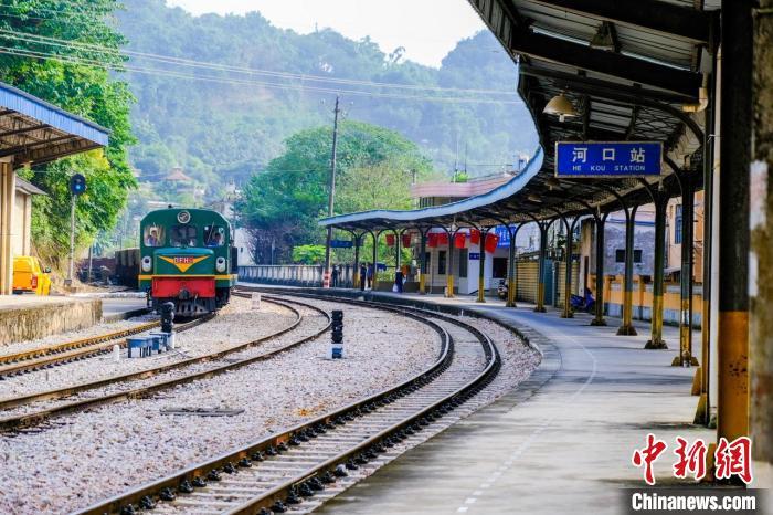 瑶族青年盘健与中越边境小城河口的蜕变