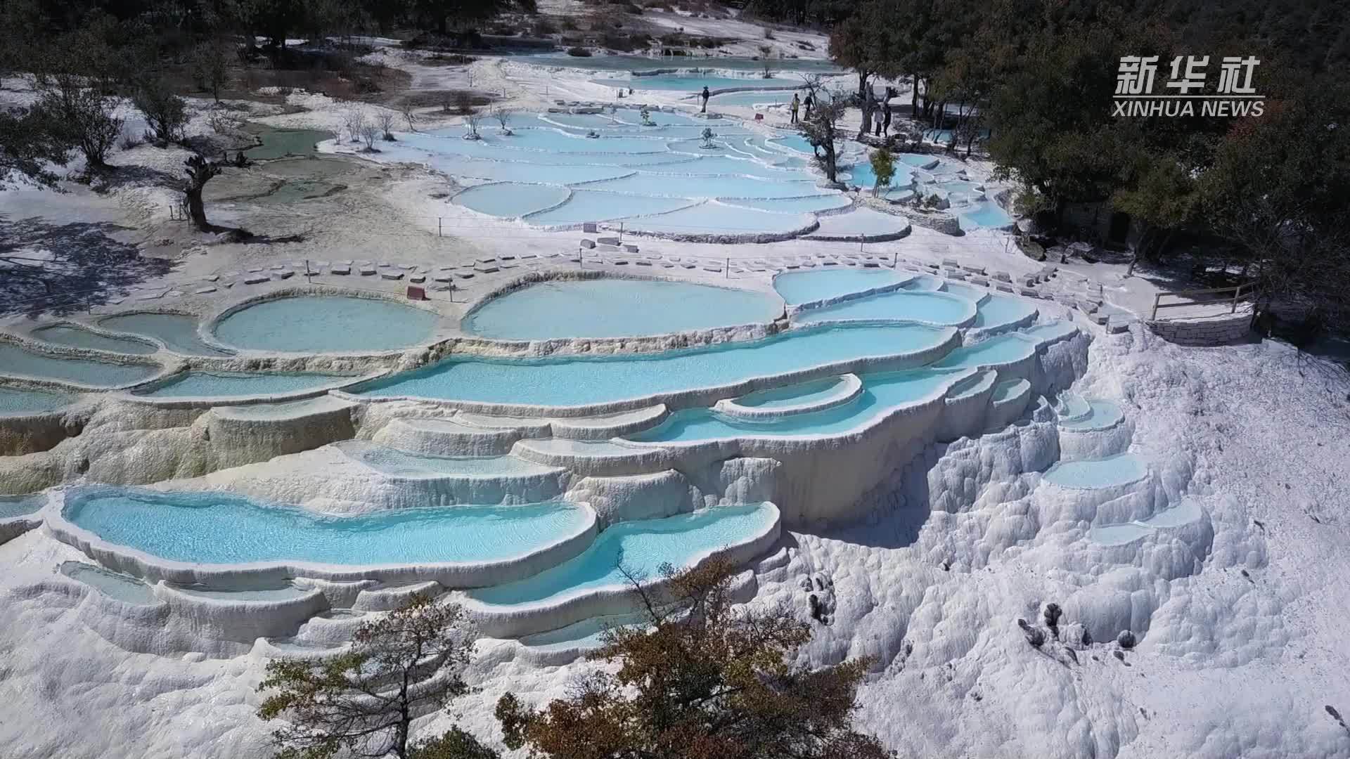 俯瞰“仙人遗田”白水台