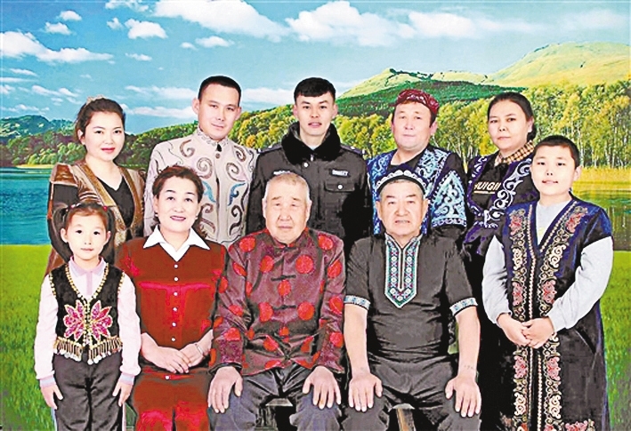 促进各民族共同团结奋斗 我们同心毕力_凤凰网资讯_凤凰网