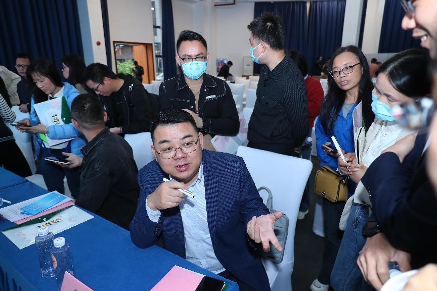 龙华区2024年专精特新“小巨人”企业申报政策暨产业政策宣讲会圆满结束