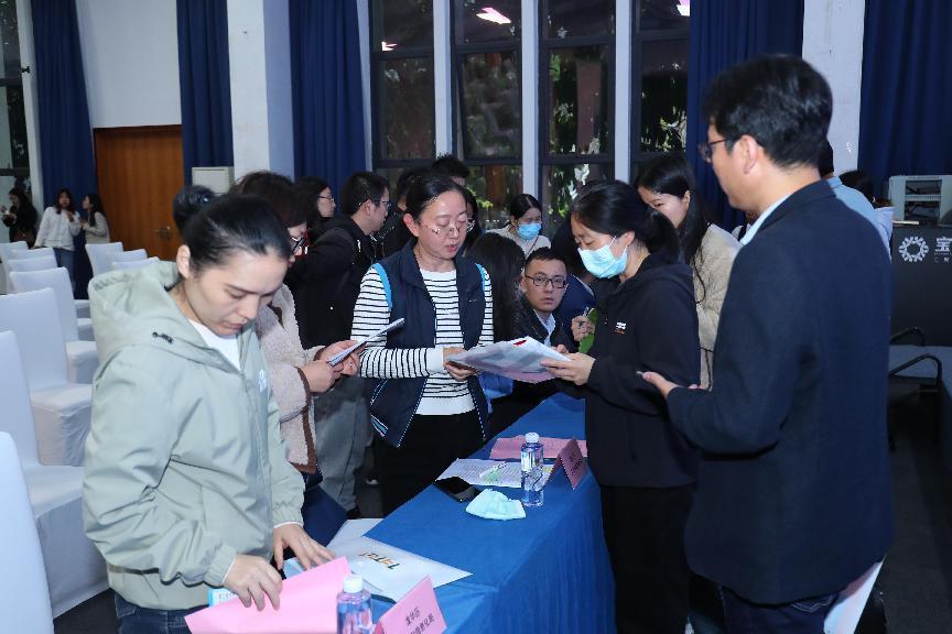 龙华区2024年专精特新“小巨人”企业申报政策暨产业政策宣讲会圆满结束