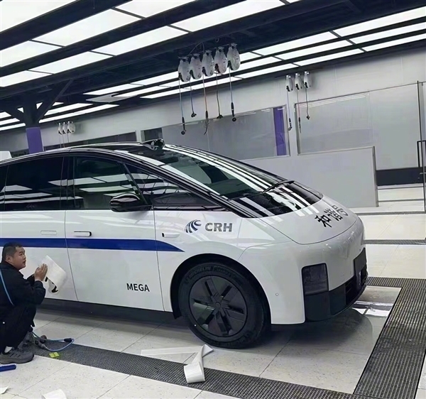 真成陆地高铁了!理想MEGA拉花改装方案出炉:张贴“和谐号”字样