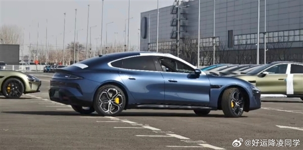 3月28日上市交付!雷军微博调研:小米SU7 3种颜色你会买哪个