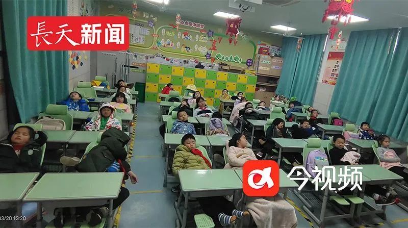 让数百万中小学生实现午休躺着睡江西做了什么
