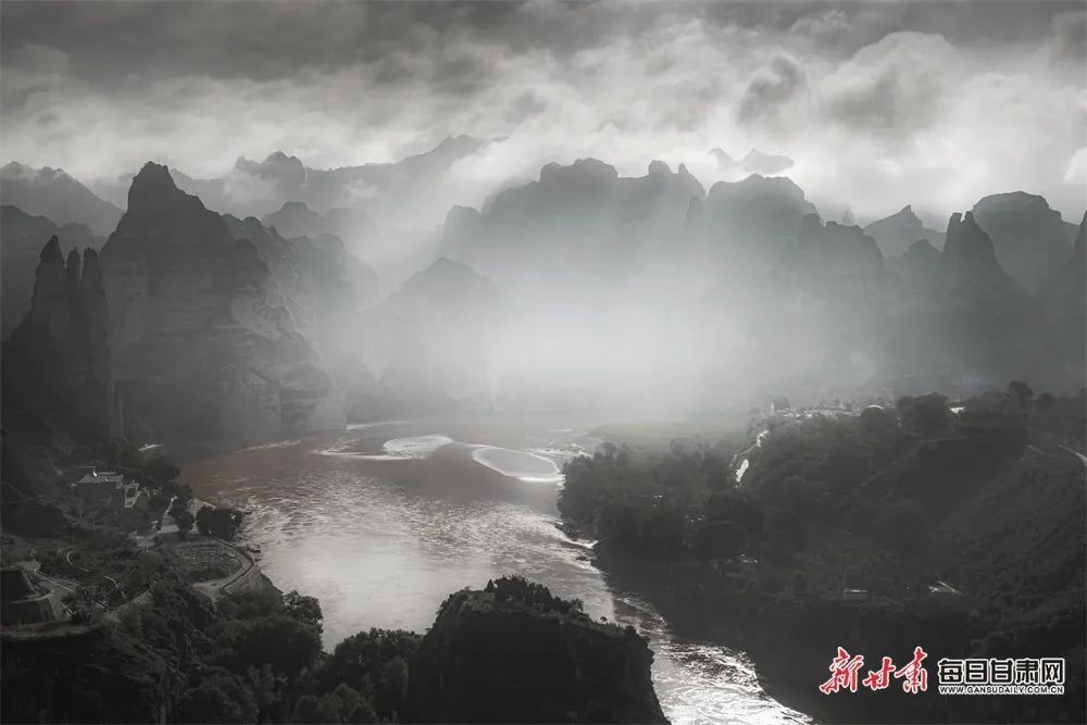 临夏地质公园 李忠 摄