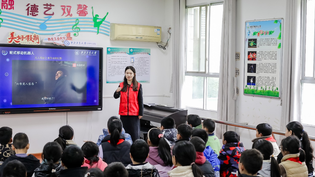 大学生温暖公益行 志愿者重回镇巴县美好接力