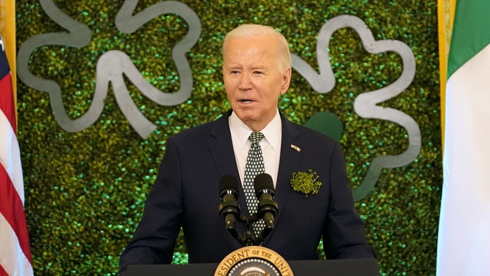 当着650多人拜登嘲讽特朗普我至少知道我妻子的名字