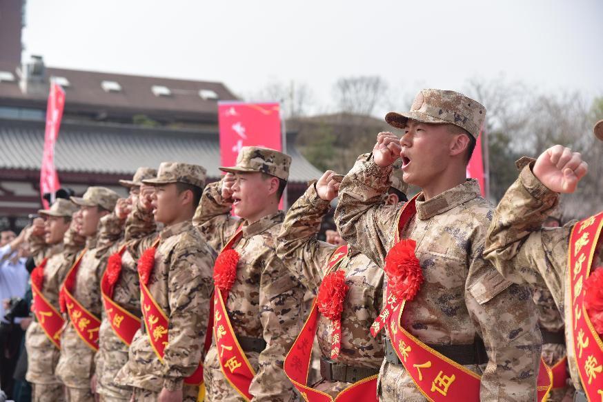 热血报国 奔赴军营!高陵欢送新兵入伍