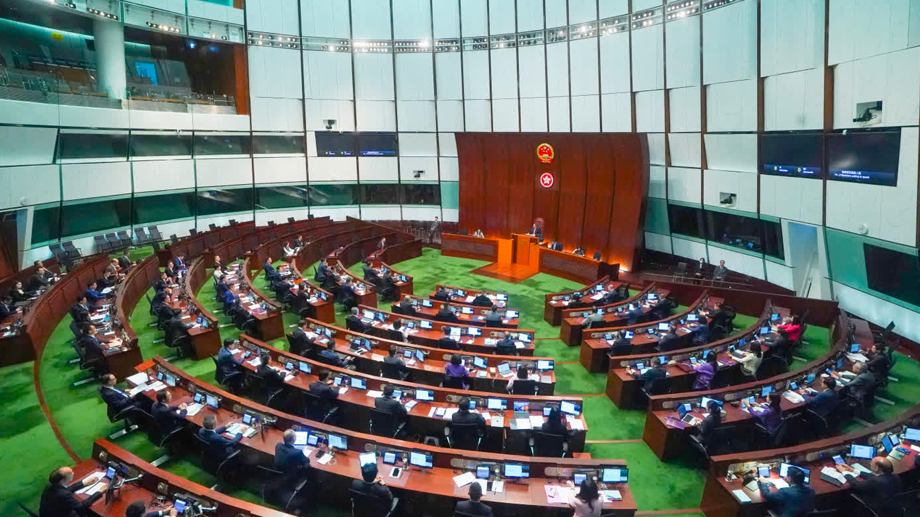 香港立法会主席：全体议员对参与历史重任感到光荣