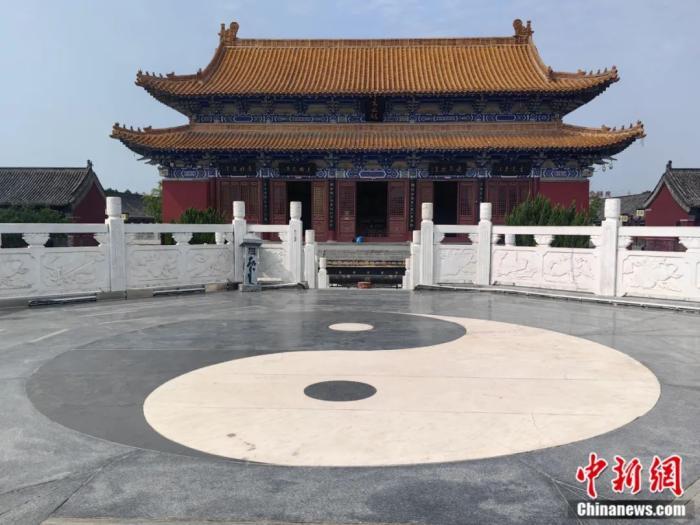 老子傳道講學紀念地鹿邑明道宮。劉鵬 攝