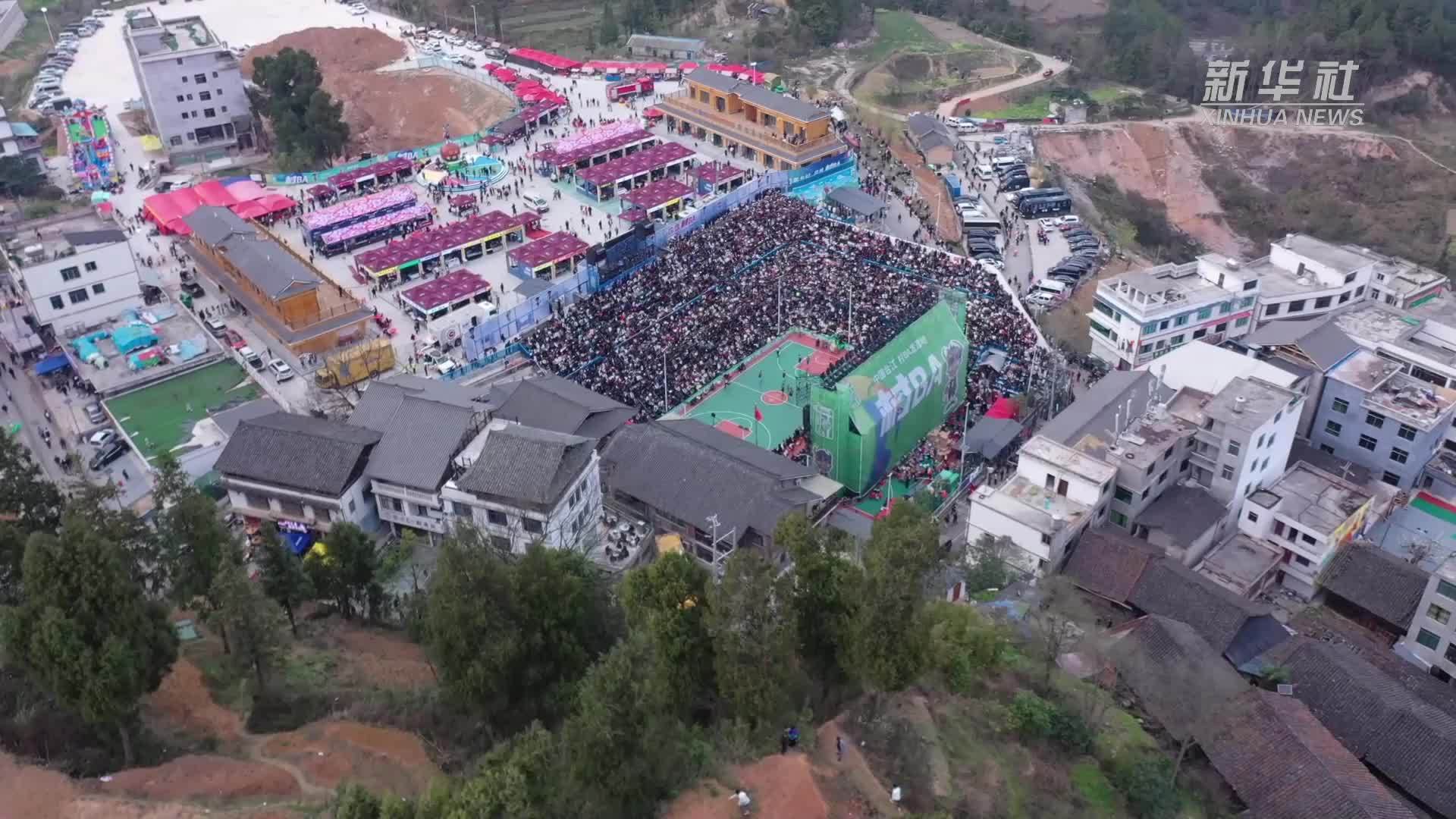 2024年乡村篮球球王争霸赛揭幕战火热开赛