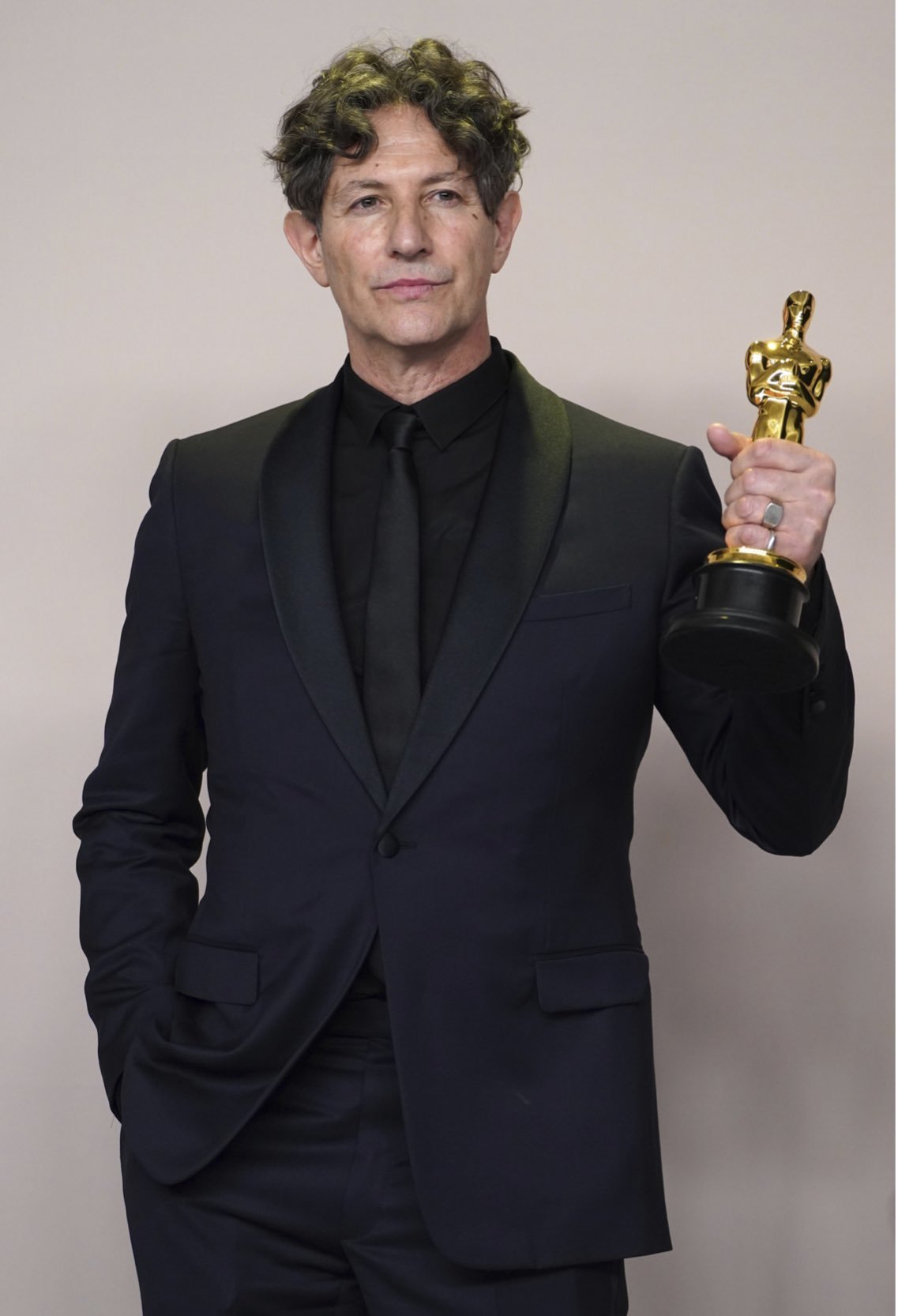 本身就是犹太人的格雷泽在制片人詹姆斯·威尔逊(james wilson)和执行