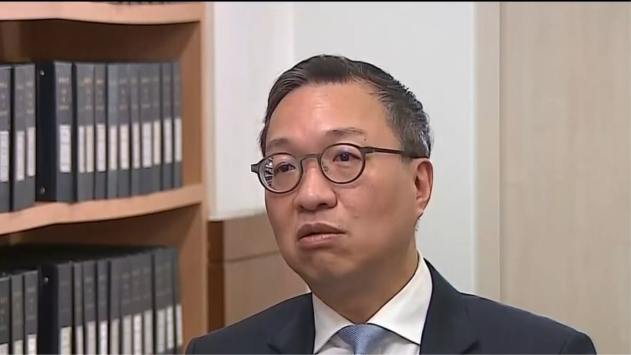 凤凰专访香港律政司司长：立法对香港社会发展意义重大