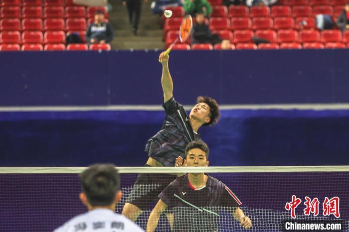 图为选手在比赛中展开激烈对抗。刘力鑫 摄