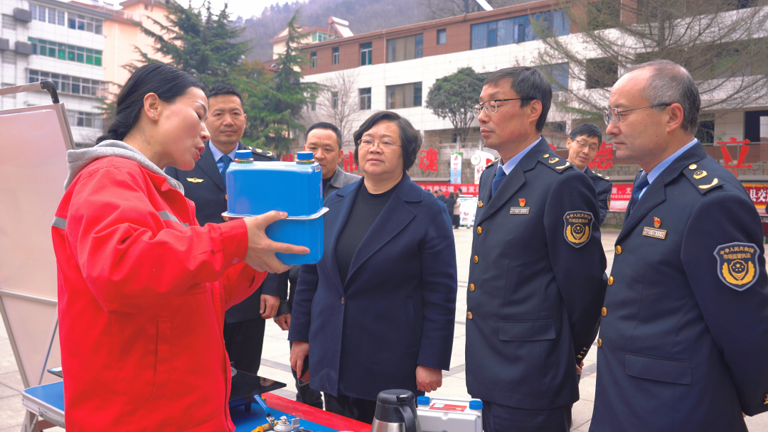 柞水县开展315消费者权益保护日宣传活动