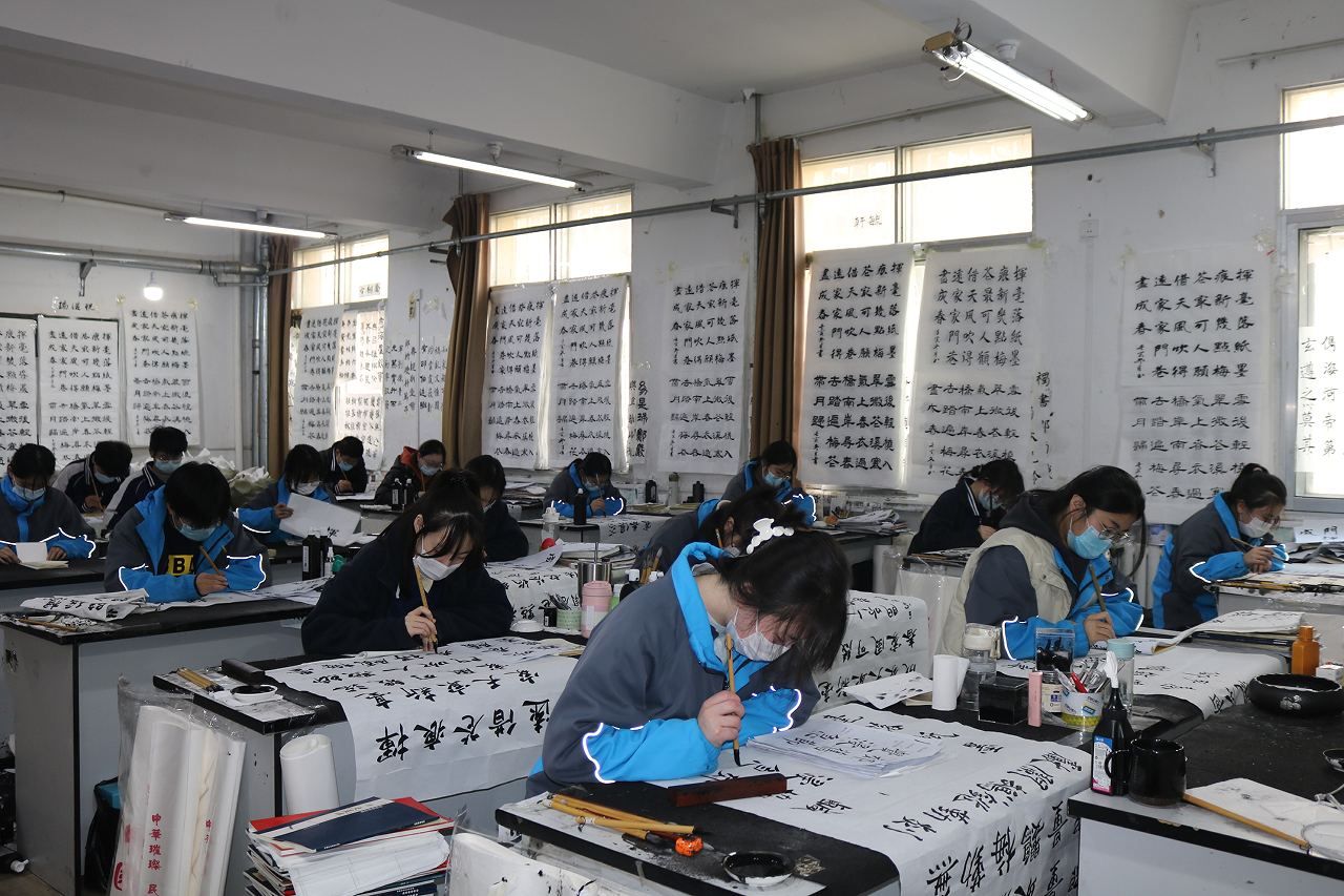 即墨五中:特色办学趟出高中教育发展新路