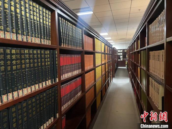 中国人民大学国学院资料室。中新社记者 高凯 摄