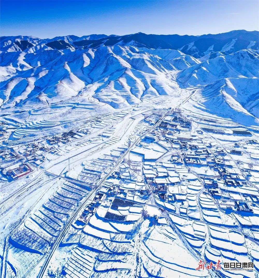 雪后景泰寿鹿山区 寇明灿 摄
