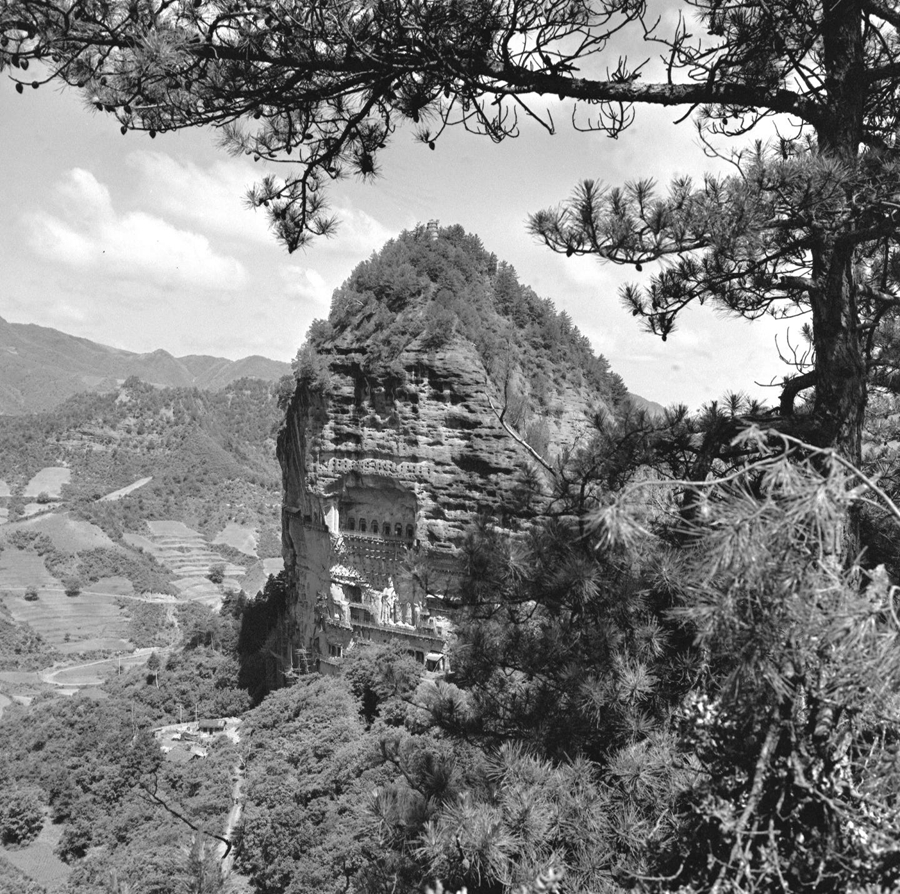 1981年拍摄的麦积山石窟　新华社记者　李生才　摄
