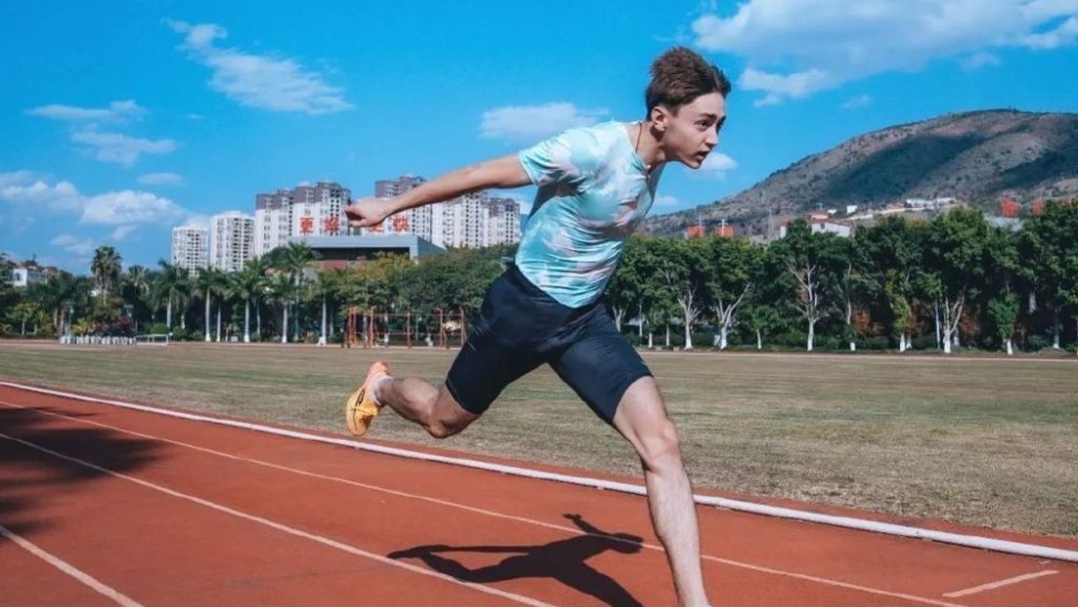 亚洲第一世界第三中国短跑天才就是他