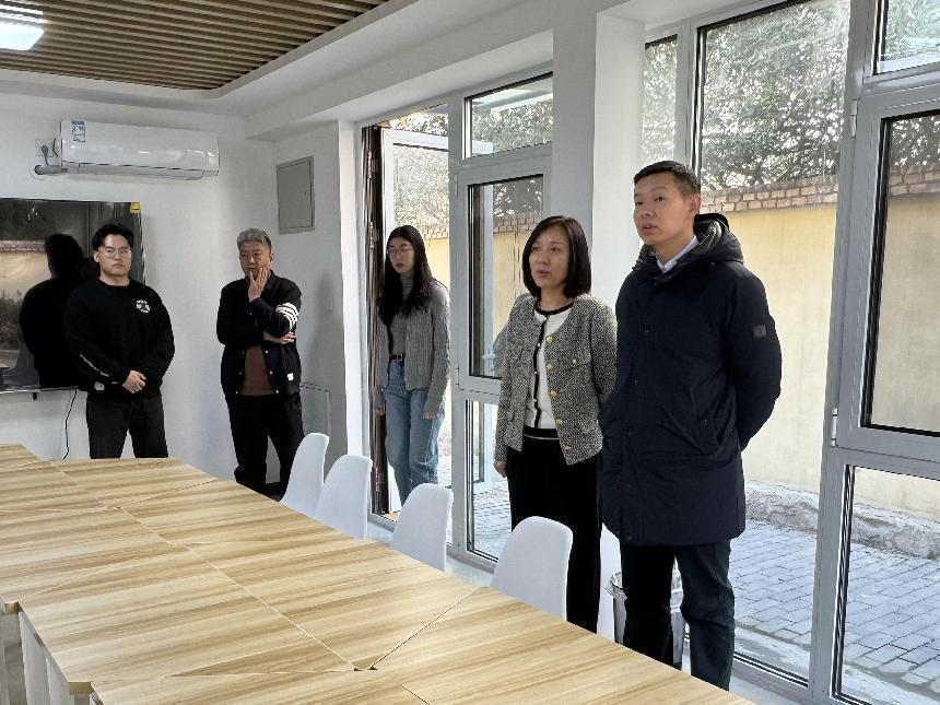 台东街道党工委书记潘家斋调研商圈党建工作开展情况