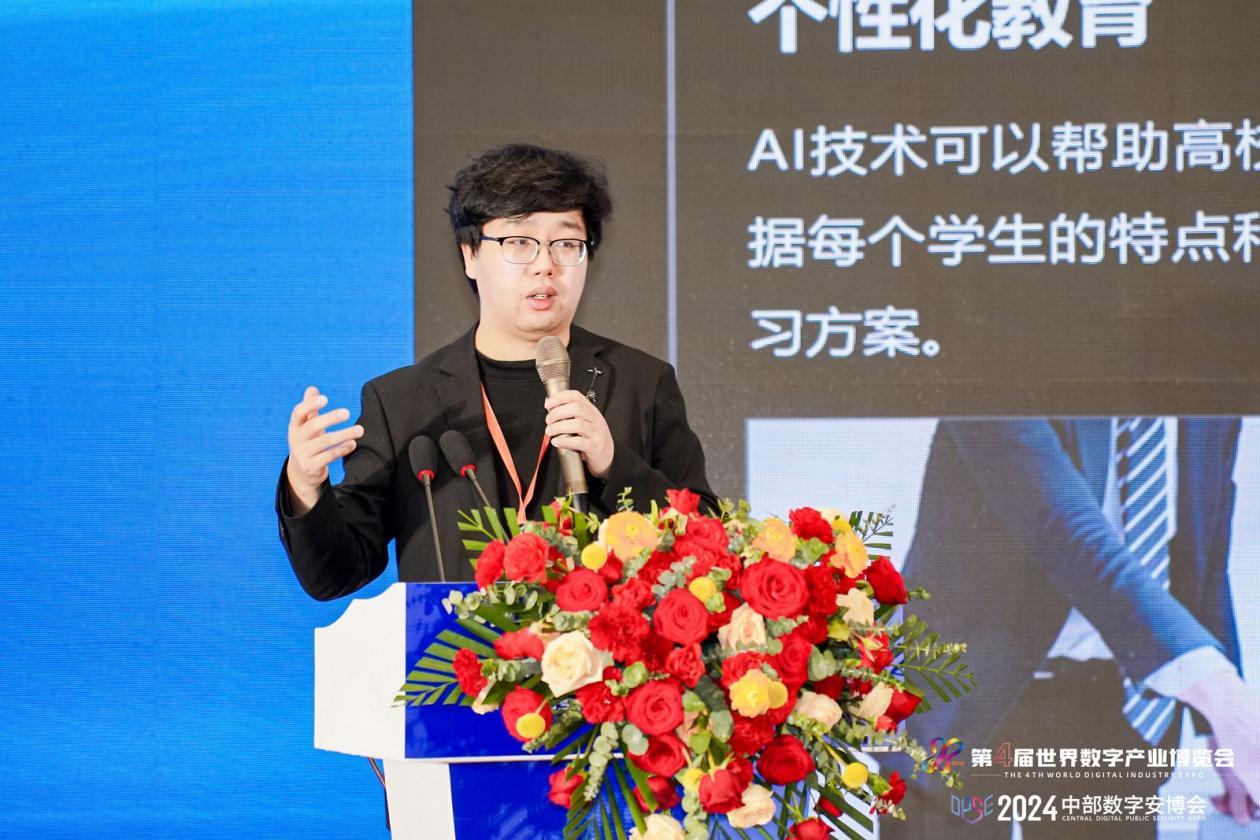 针对以上问题,诺亦腾科技总监付长青,奥衍科技ce0陈茁围绕《ai时代的"