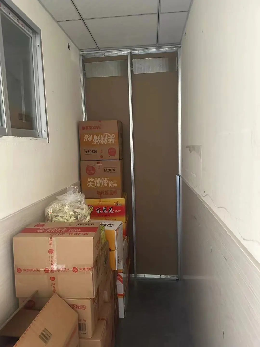 ▲二楼仓库未设置疏散楼梯