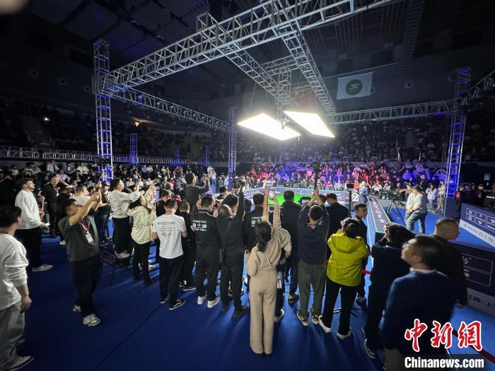 2024年斯诺克世界公开赛吸引了众多观众前来观赛。　　　主办方供图