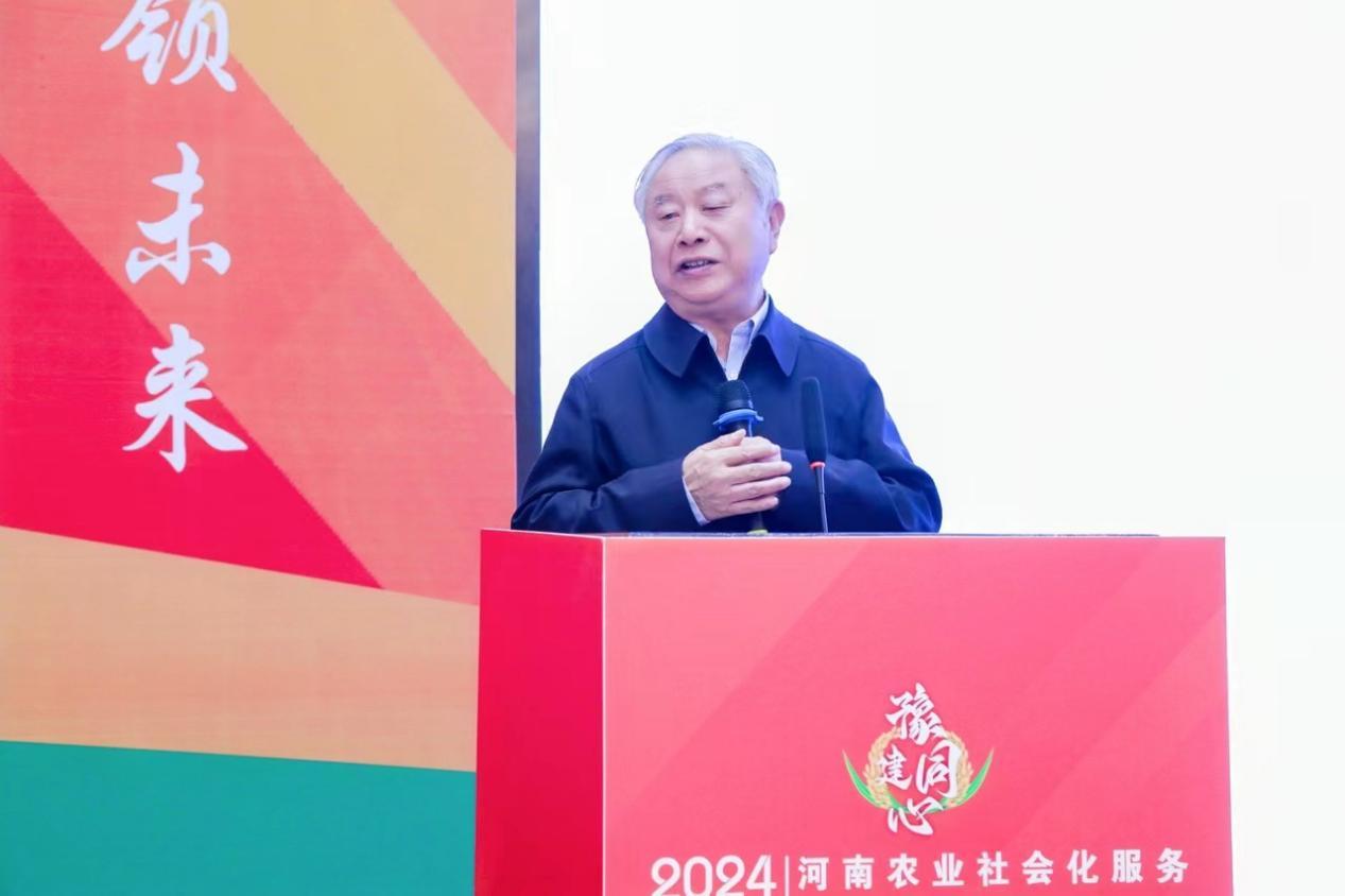 农业农村部小麦专家指导组顾问、河南省小麦专家组组长、河南农业大学国家小麦工程技术研究中心教授、博士生导师郭天财