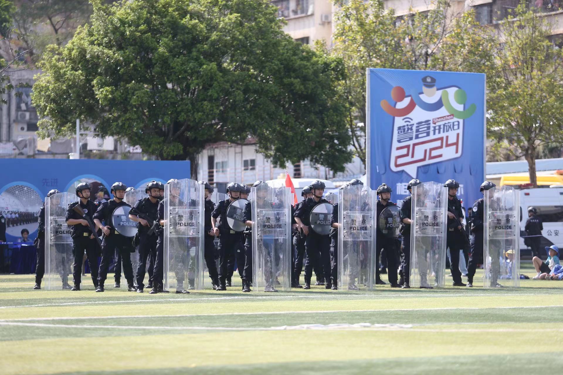 沉浸式体验警营生活 深圳公安举行常态化警营开放日“走进轨道公安”专场活动